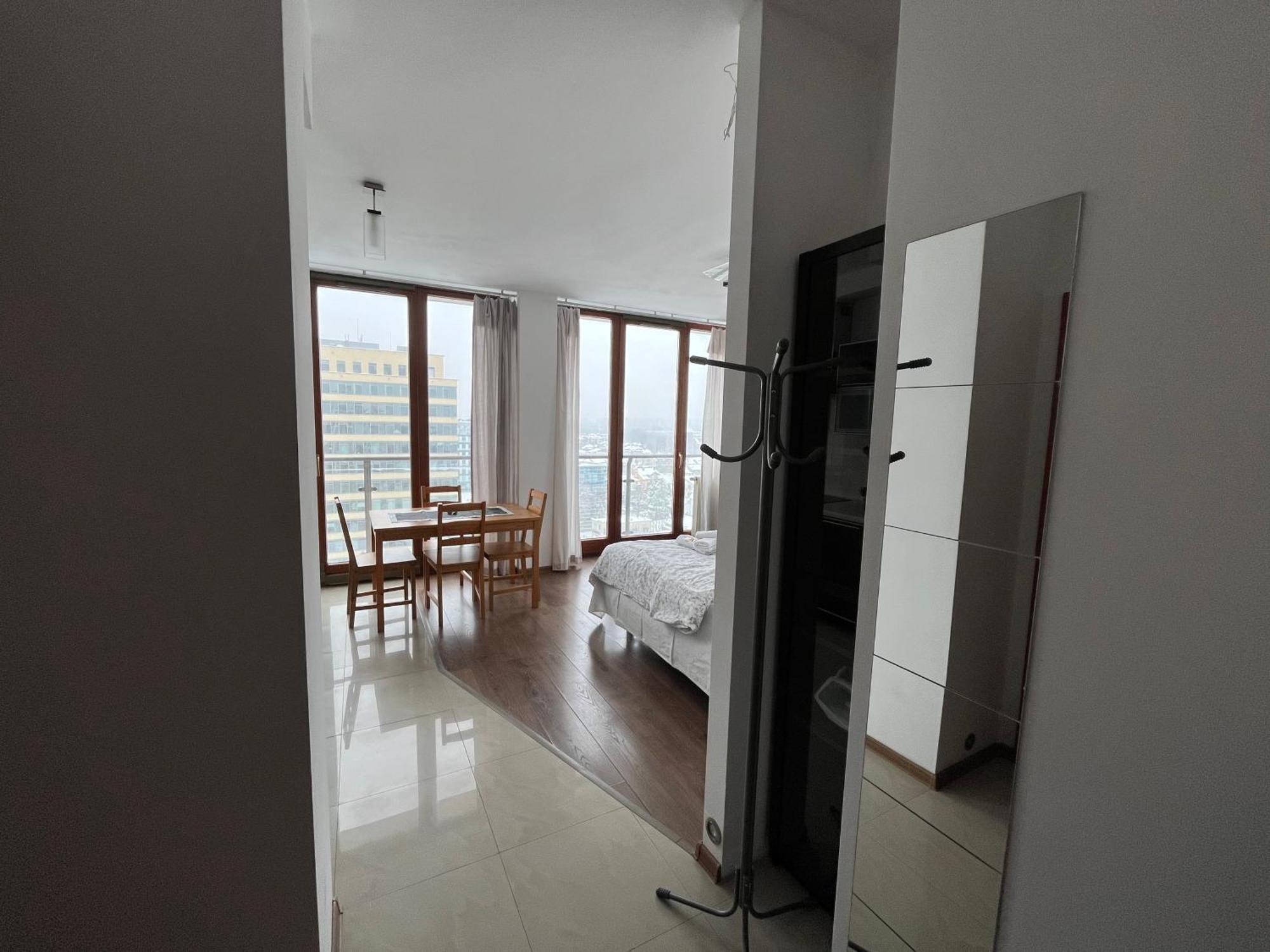 Apartment Sky Panorama View *